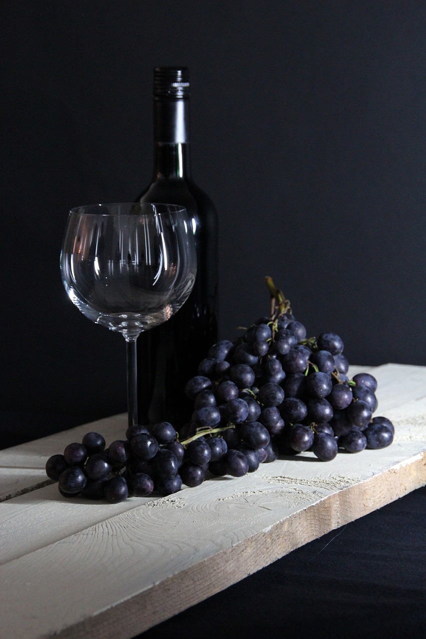 wine, grapes, meal-1562157.jpg