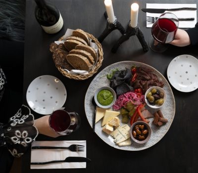 Tapas og rødvin hos Holms Vinotek & Deli i Viborg